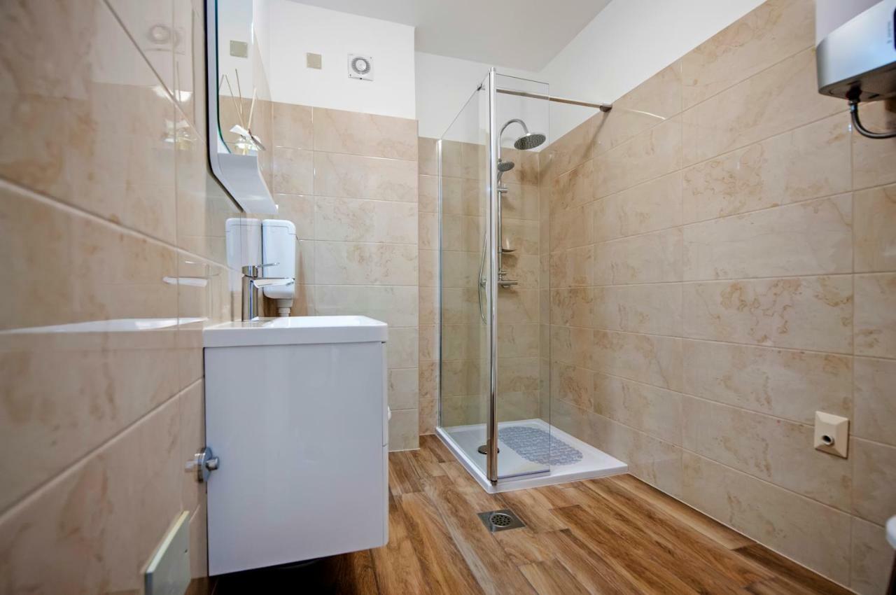 Apartment Loki โรวีน ภายนอก รูปภาพ